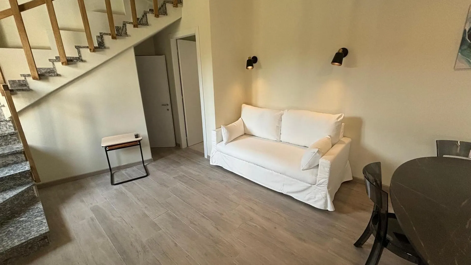Cozy Home Away Лекко 0*,  Италия