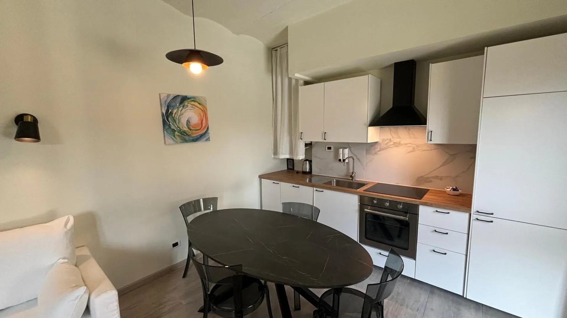 Cozy Home Away Лекко