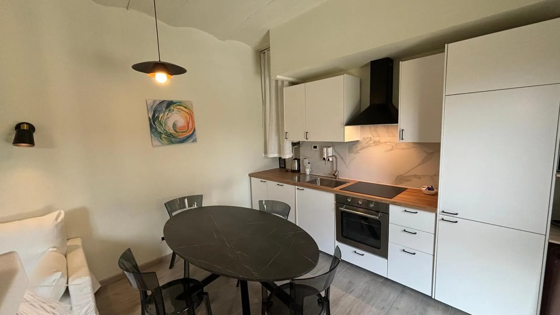 Lägenhet Cozy Home Away Lecco