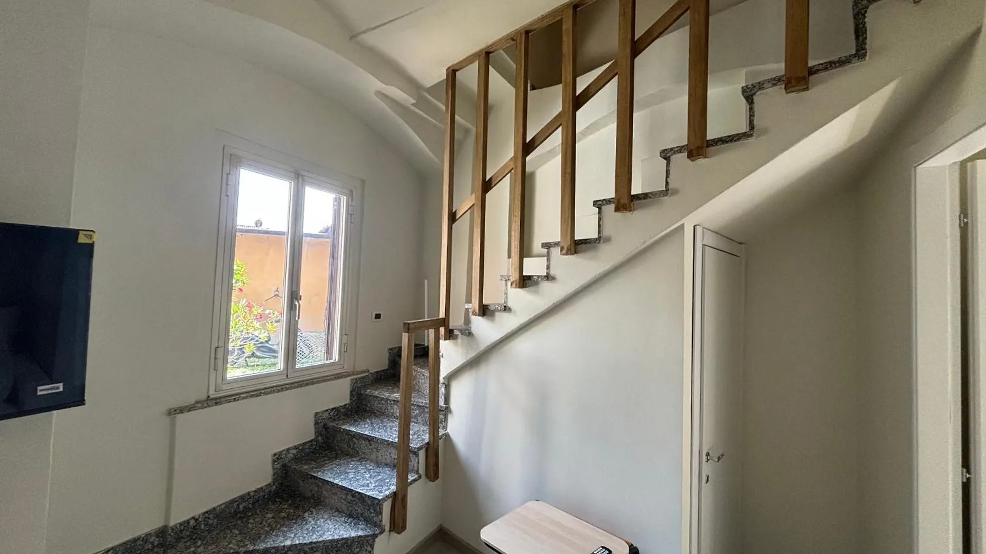 Cozy Home Away Lecco 0*,